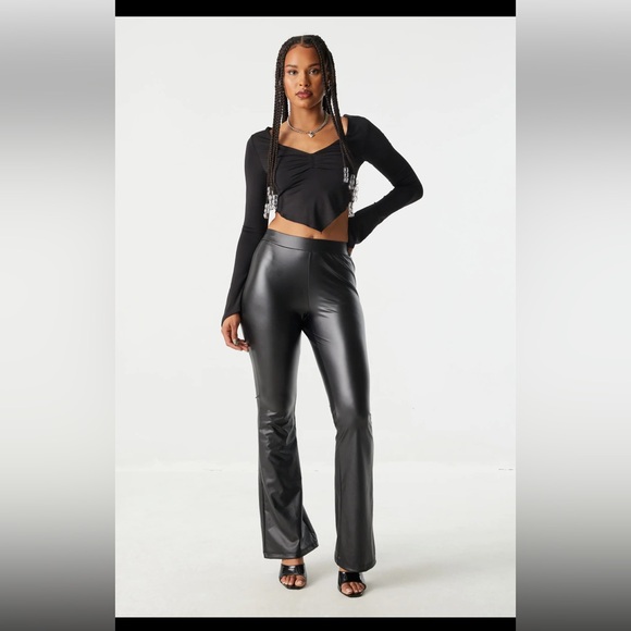 🌸 Wet Seal 🌸 faux leather flare pants - Picture 1 of 11